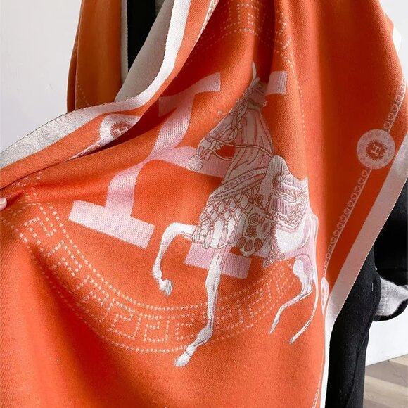 NEW! EXQUISITE CASHMERE BLEND WRAP SHAWL - Picture 7 of 8